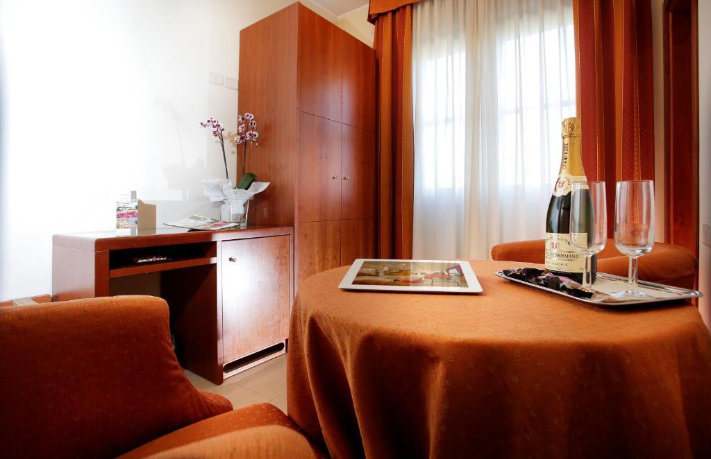 Hotel Michelangelo Terranuova Bracciolini Zimmer foto